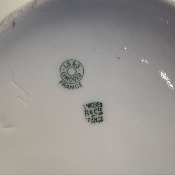 Vintage B&C Co. Limoges France Floral and Gold Scroll Covered Vegetable Dish - Picture 10 of 10